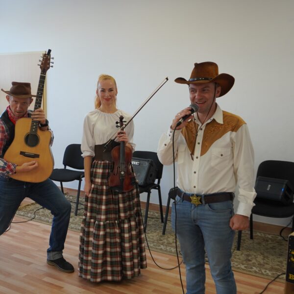 „KOWBOJE, GITARA I BANJO – CZYLI MUZYCZNY ŚWIAT WESTERNÓW”