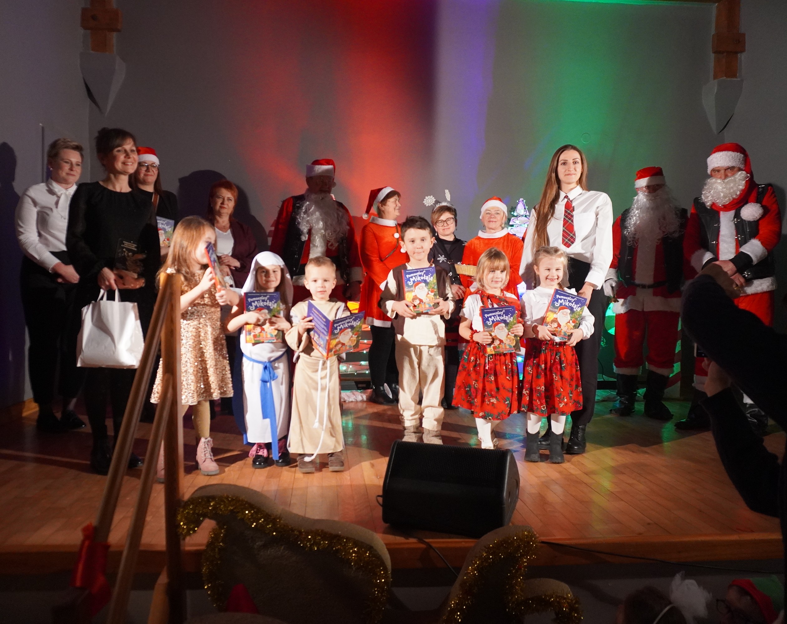 You are currently viewing XII PRZEGLĄD KOLĘD I PASTORAŁEK W KOMORNIKACH