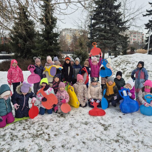 PROMYCZKOWE ZABAWY NA ŚNIEGU